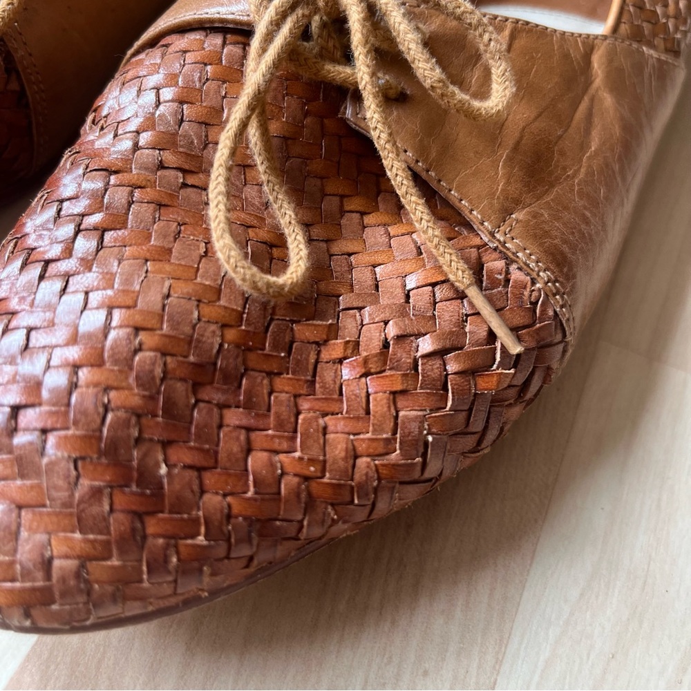 Ipanema Woven Leather Lace-Up Flats in Cognac Brown 9.5 minor damage - Picture 2 of 7